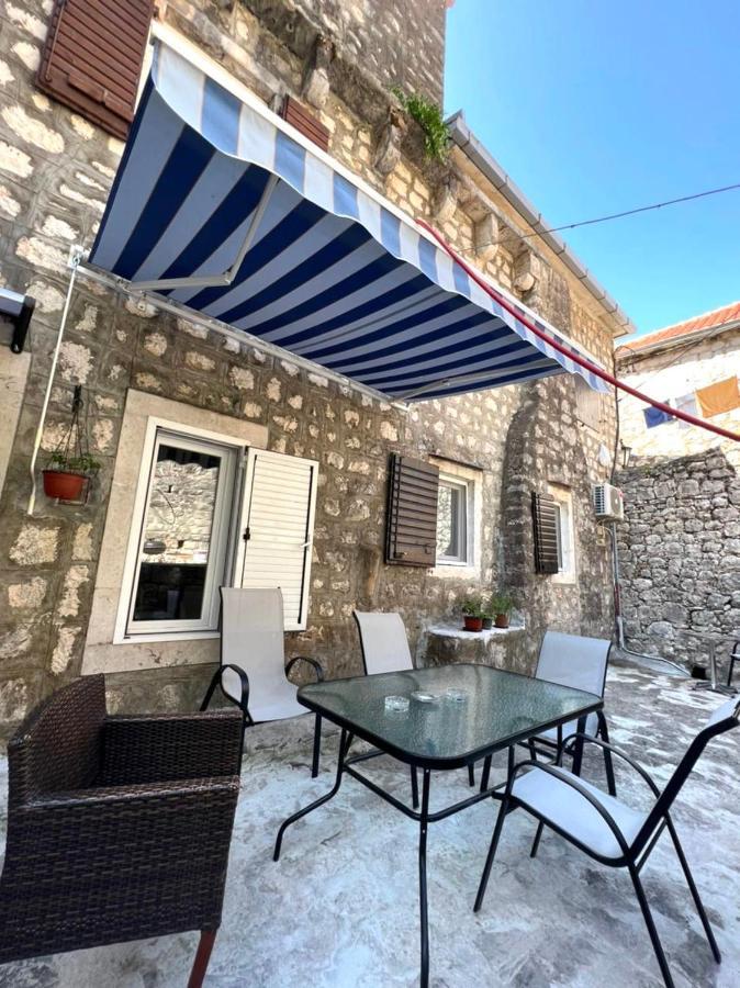 Apartment Njegos Perast Exterior foto